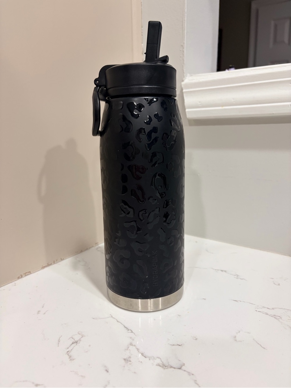 Hydrapeak Black Leopard Print Water Bottle with Flip Straw